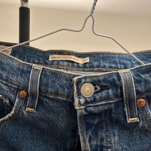 Levi’s rib cage straight ankle size 27
Excellent condition, no flaws